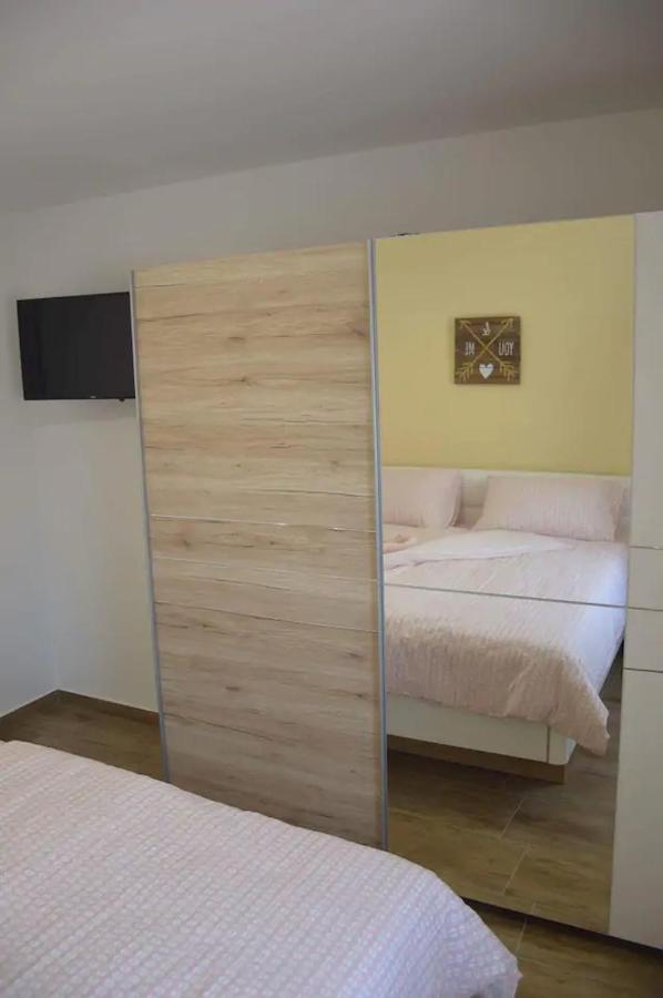 Old Town Apartment Popovic Vrsar Exterior photo